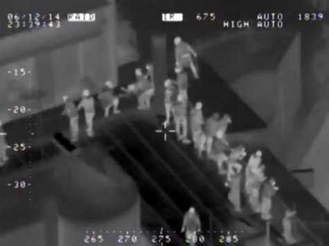 Βίντεο ντοκουμέντο από το ελικόπτερο της αστυνομίας στα επεισόδια στα Εξάρχεια! - Δείτε τους ταραξίες να πετούν μολότωφ από τις ταράτσες!