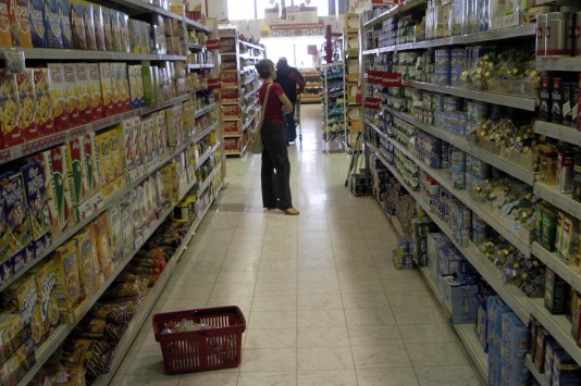 Νέα νομοθεσία σχετικά με τη σήμανση των τροφίμων για την προστασία των καταναλωτών 