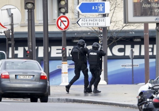 Πώς έφτασε η Γαλλία να πενθεί σε 48 ώρες 17 νεκρούς - Οι παλινωδίες των γαλλικών αρχών