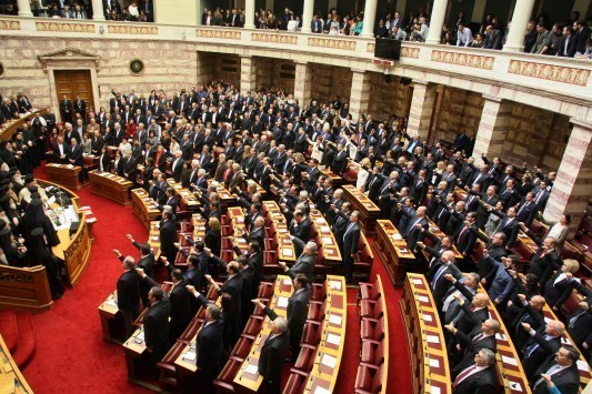 Εξάψαλμος από την αντιπολίτευση για τις διαφορετικές θέσεις Λαφαζάνη