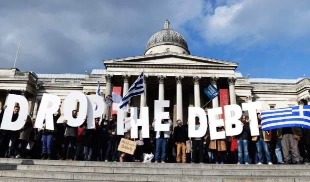 "Μειώστε το χρέος" το σύνθημα στο Λονδίνο - Φωτό ΑΠΕ - ΜΠΕ