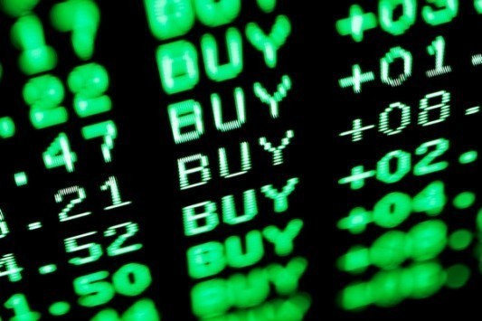 Εκρηκτική άνοδος +3% στο Χρηματιστήριο μετά το αίτημα του Βαρουφάκη