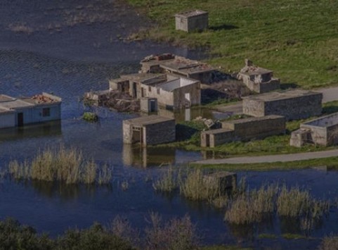 Κρήτη: Συγκλονιστικές εικόνες από το χωριό Σφεντύλι που βυθίζεται - Δείτε το βίντεο!