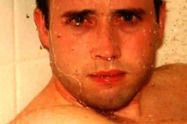 Αυτή η φωτογραφία του Travis Alexander τραβήχτηκε από την κοπέλα του. Είναι η τελευταία του φωτογραφία. Μετά τη λήψη, τον μαχαίρωσε και τον δολοφόνησε.
