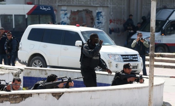 Μακελειό στην Τυνησία! 17 τουρίστες έχασαν τη ζωή τους από πυρά στο κοινοβούλιο - Νεκροί οι δράστες της ομηρίας στο `Μπαρντό`