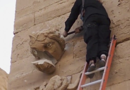 Περιγελούν τη Δύση! Οι τζιχαντιστές έδωσαν στη δημοσιότητα video από την καταστροφή της αρχαίας Χάτρα – Την ίδρυσαν Έλληνες πριν 2.100 χρόνια