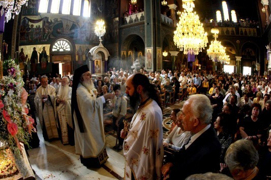 Πάτρα: Η εκκλησία δεν είχε μόνο πιστούς - Διέκοψε ο παπάς τα δώδεκα Ευαγγέλια στον Άγιο Διονύσιο!