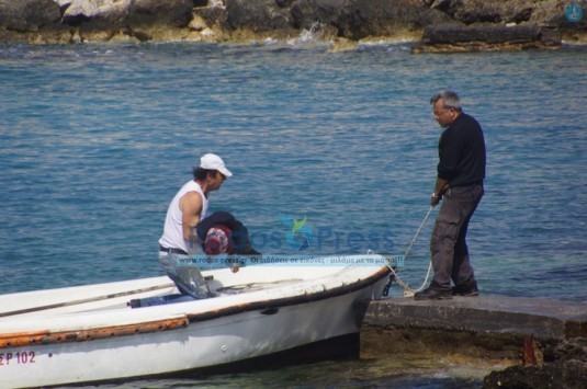 Το παιδί το ρούφαγε η θάλασσα σαν μολύβι - Ελληνίδα έγδυσε το παιδί της για να ντύσουμε το μωρό που έσωσα - Μετανάστες μας φιλούσαν τα πόδια 