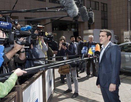 Το σχέδιο της κυβέρνησης για τα καυτά ζητήματα - Το σενάριο τιμωρίας όσων πληρώνουν με μετρητά - Οι 3 συντελεστές του ΦΠΑ