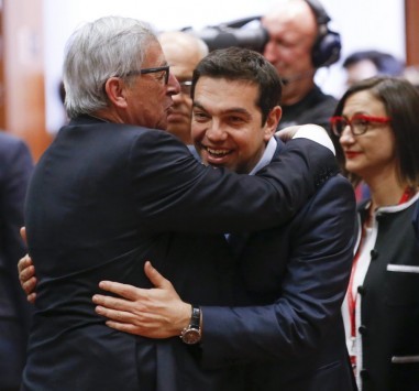 Θετική εξέλιξη: Η Κομισιόν παίρνει τα ηνία των διαπραγματεύσεων! Η πρότασή της για ενδιάμεση συμφωνία μέσα στον Ιούνιο – Προτείνει μέτρα 5 δισ.