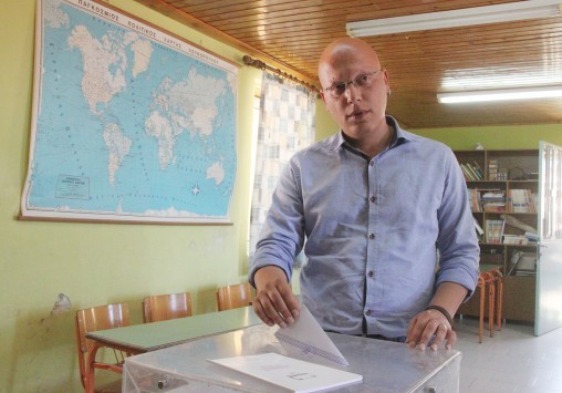 Επιστολή 4 βουλευτών του ΣΥΡΙΖΑ που απείχαν από την ψηφοφορία Επιστολή 4 βουλευτών του ΣΥΡΙΖΑ που απείχαν από την ψηφοφορία