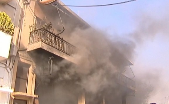 Φωτιά στη Νεάπολη: Καίγονται σπίτια και επιχειρήσεις στο κέντρο της πόλης! ΒΙΝΤΕΟ