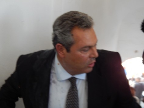 Κως: Η στιγμή της επίθεσης στον Πάνο Καμμένο - Τον πήραν στο κυνήγι!