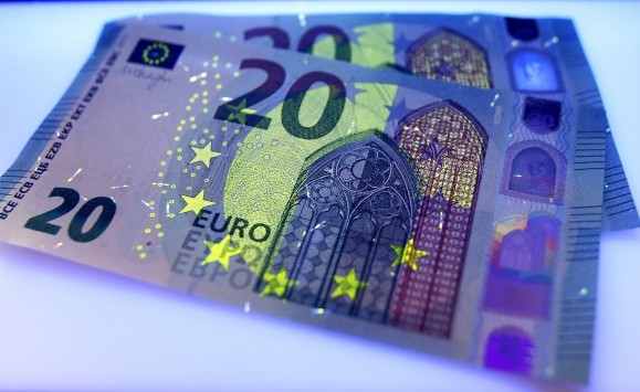 Συντάξεις: Τσεκούρι στα χρήματα 350.000 συνταξιούχων – Ποιες μειώσεις έρχονται και πότε Συντάξεις: Τσεκούρι στα χρήματα 350.000 συνταξιούχων – Ποιες μειώσεις έρχονται και πότε