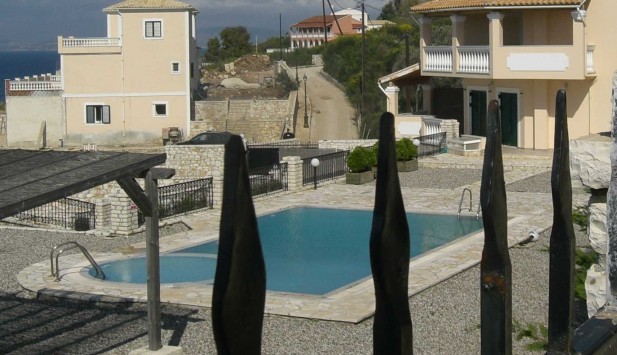 Κρήτη: Αγόραζαν βίλες και τελικά έπαιρναν... αέρα κοπανιστό!
