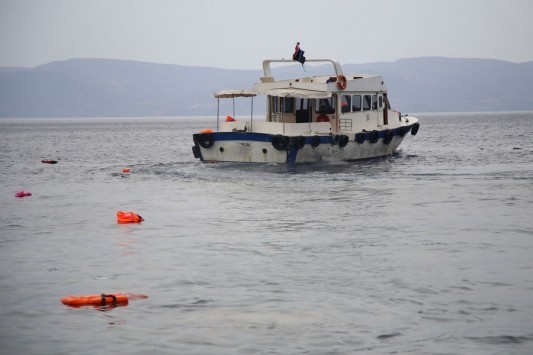 Θάλασσα νεκρών το Αιγαίο! Νέο ναυάγιο με πρόσφυγες - Ένα βρέφος, ένα ανήλικο κορίτσι και μία γυναίκα τα νέα θύματα