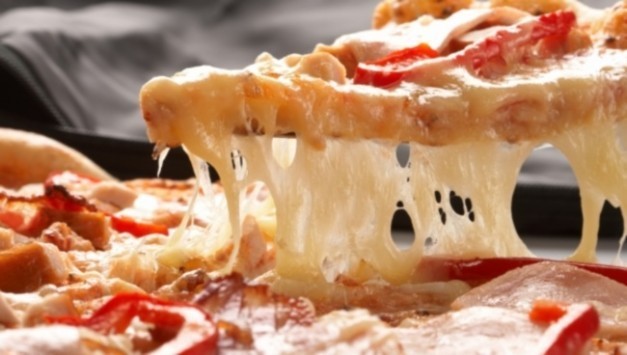 Απίστευτη έρευνα: Ανακάλυψαν γιατί η πίτσα είναι εθιστική!