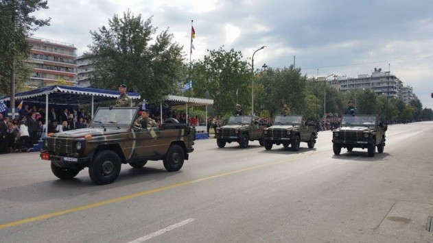 Συγκίνησε η στρατωτική παρέλαση στη Θεσσαλονίκη - ΒΙΝΤΕΟ