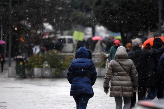 Καιρός: Βροχές και καταιγίδες σήμερα, αλλάζει το σκηνικό από το απόγευμα