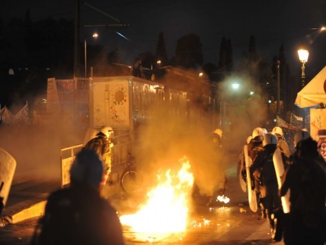 Τρέμουν στην κυβέρνηση εκτεταμμένα επεισόδια το Σάββατο - Aπαγορεύουν τις συγκεντρώσεις χρυσαυγιτών και αντιεξουσιαστών