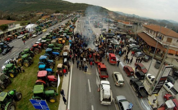 Μπλόκα αγροτών: Σκέφτονται 24ωρο αποκλεισμό στα Τέμπη! Από αύριο `σκληραίνουν` οι κινητοποιήσεις