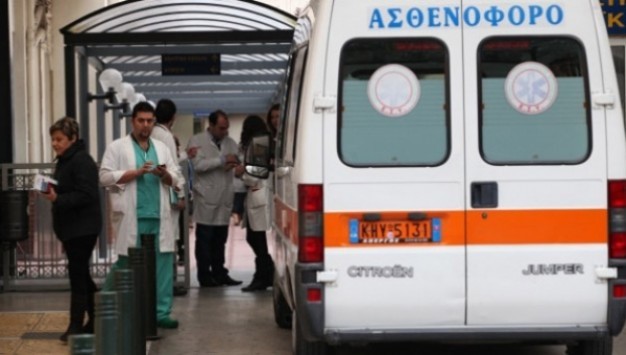 Θανατηφόρο τροχαίο στη Βουλιαγμένης - Σε πασίγνωστο τραγουδιστή ανήκει το αυτοκίνητο