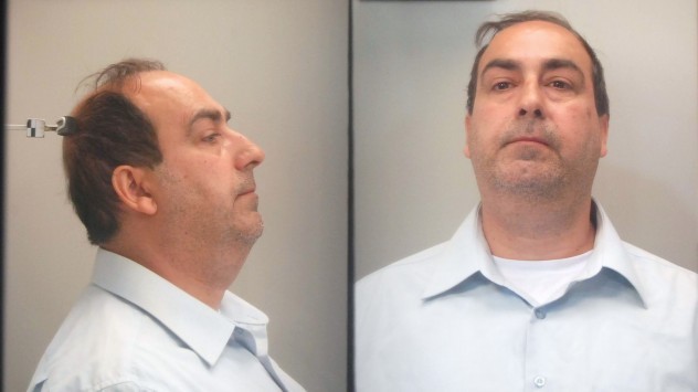 Αυτός είναι ο θείος – τέρας που νάρκωνε τις ανιψιές του για να ασελγεί στα κορμάκια τους – Θύμα του ακόμη και η κόρη της αδερφής του! Αυτός είναι ο θείος – τέρας που νάρκωνε τις ανιψιές του για να ασελγεί στα κορμάκια τους – Θύμα του ακόμη και η κόρη της αδερφής του!