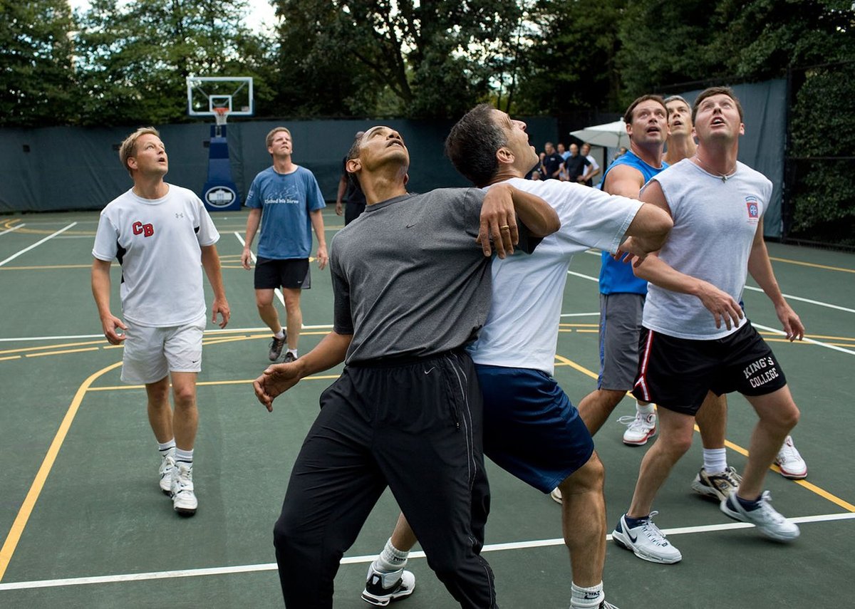 Οκτώβριος 2009 - Για... μπασκετάκι με βουλευτές στον Λευκό Οίκο