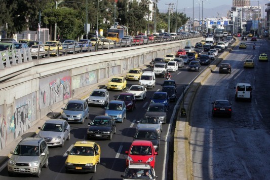 Τέλη κυκλοφορίας: Το... τσιπάκι στο παρμπρίζ θα `δίνει` τους παραβάτες – Οι τρεις αλλαγές που περιμένουν τους οδηγούς Τέλη κυκλοφορίας: Το... τσιπάκι στο παρμπρίζ θα `δίνει` τους παραβάτες – Οι τρεις αλλαγές που περιμένουν τους οδηγούς