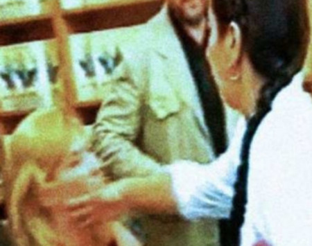 Πάτρα: Η νέα ζωή της γυναίκας που χαστούκισε τη Δήμητρα Λιάνη Παπανδρέου - ''Έχω αηδιάσει τελείως'' [pics, vid]!