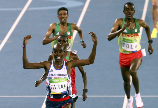 Μο Φάρα: ΑΝΙΚΗΤΟΣ! Έπεσε, σηκώθηκε και πήρε το χρυσό [pic, vid]