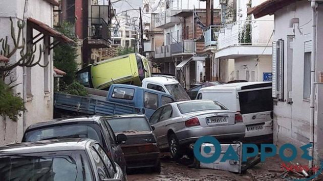 Φονική κακοκαιρία - Δυο γυναίκες αγνοούνται - Εικόνες βιβλικής καταστροφής σε Καλαμάτα και Νέα Μηχανιώνα