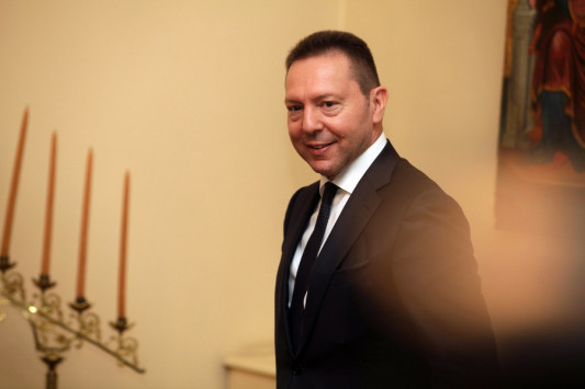 Έφοδος εισαγγελέων στο σπίτι του Γιάννη Στουρνάρα – Τους ζητήθηκε να δείξουν ταυτότητες και αρνήθηκαν
