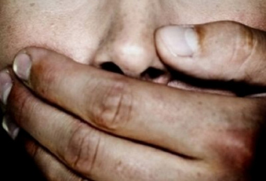 Βίαζαν την κόρη τους 13 χρόνια - Αρρωστημένα βασανιστήρια