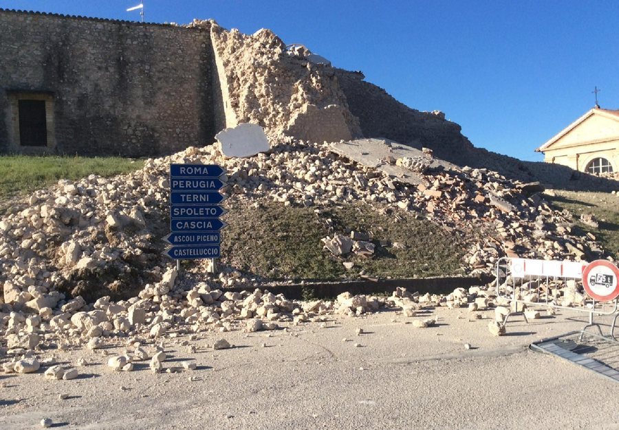 Σε όλες τις κοντινές πόλεις ο σεισμός έγινε αισθητός / Φωτό: ΑΠΕ - ΜΠΕ