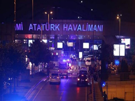 Κωνσταντινούπολη: Πυροβολισμοί και αποκλεισμός του αεροδρομίου Ατατούρκ!