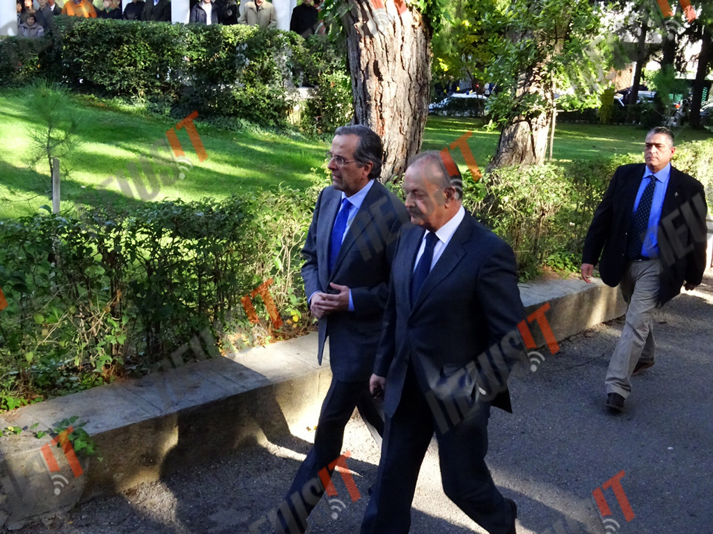 Ο πρώην πρωθυπουργός Αντώνης Σαμαράς μαζί με τον στενό του συνεργάτη Δημήτρη Σταμάτη