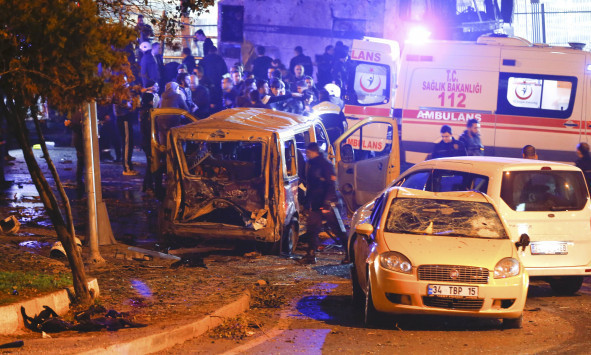 Έκρηξη στην Τουρκία LIVE: Τρομοκρατική επίθεση κατά αστυνομικών στην Κωνσταντινούπολη - Τουλάχιστον 15 οι νεκροί