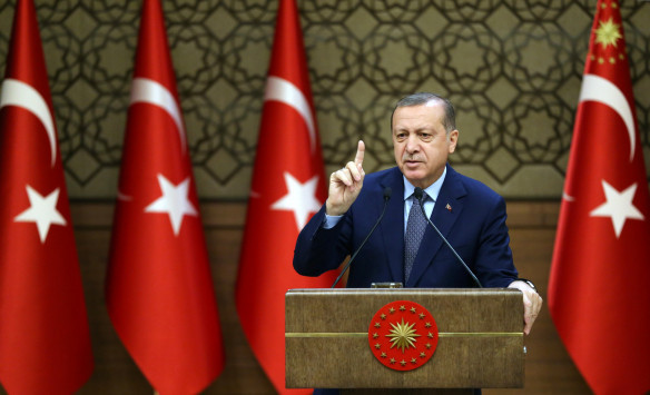 Στα άκρα οι σχέσεις ΗΠΑ - Ερντογάν: `Οι Αμερικανοί στηρίζουν τον ISIS`