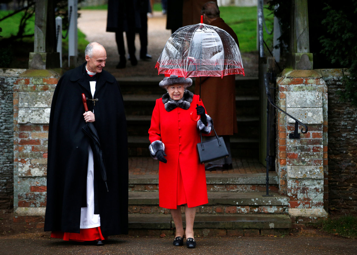 Η Βασίλισσα στην αντίστοιχη τελετή για τα Χριστούγεννα πριν από ένα χρόνο / Φωτό αρχείου: Reuters