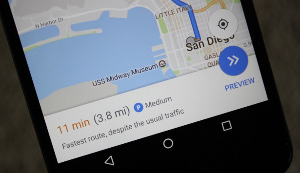 Οι χάρτες της Google θα μας ενημερώνουν για τις διαθέσιμα parking