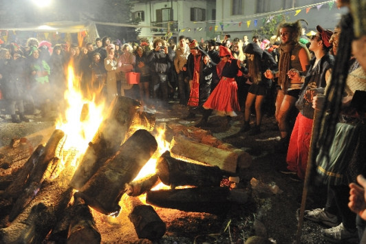 Απόκριες 2017 και Καθαρά Δευτέρα - Ιωάννινα: Νύχτα της Αποκριάς με το έθιμο της `Τζαμάλας`