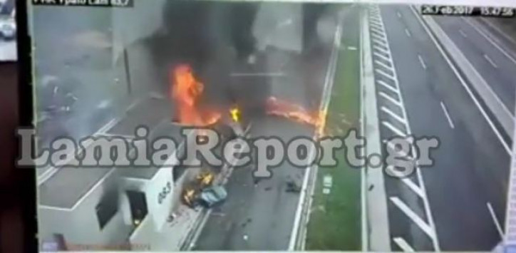 Video σοκ από το τροχαίο στην Αθηνών - Λαμίας με 4 νεκρούς – Η στιγμή που η Porsche θερίζει μάνα και παιδί