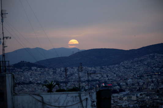 Καιρός: Ανεβαίνει η θερμοκρασία την Τρίτη