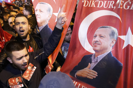Κλιμακώνεται επικίνδυνα η ένταση μεταξύ Ολλανδίας και Τουρκίας! Συνελήφθη και απελάθηκε Τουρκάλα υπουργός 