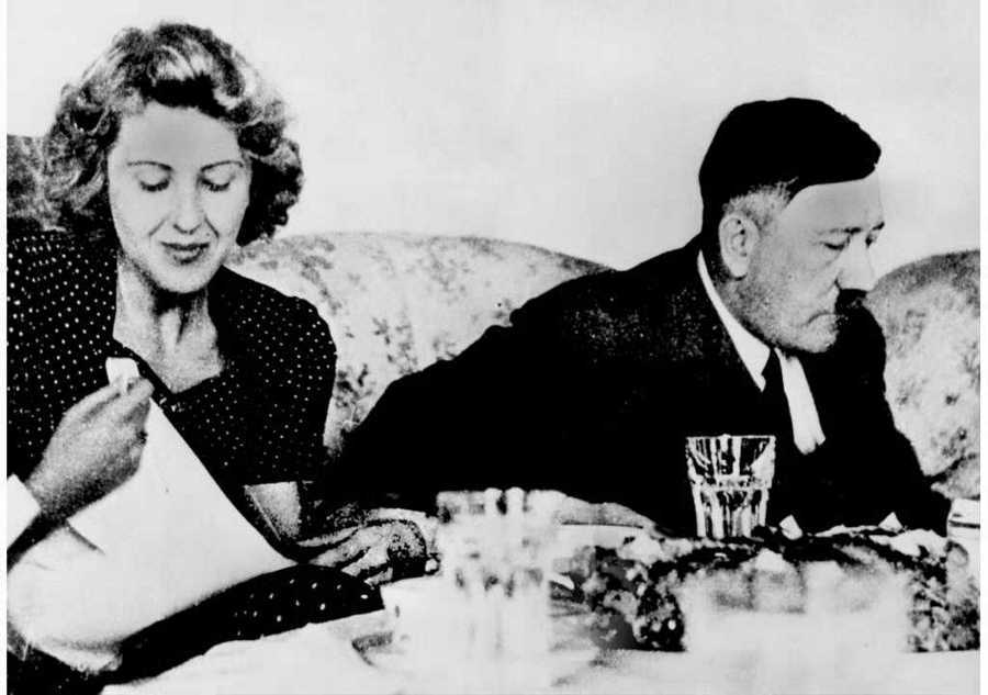 Αδόλφος Χίτλερ και Εύα Μπράουν δειπνούν