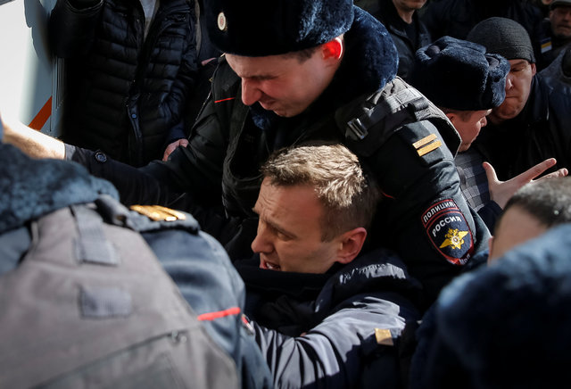 Η στιγμή της σύλληψης του  Αλεξέι Ναβάλνι