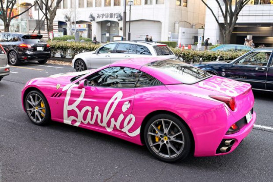 http://www.newsit.gr/files/Image/2017/04/07/resized/pink_ferrari_533_355.jpg