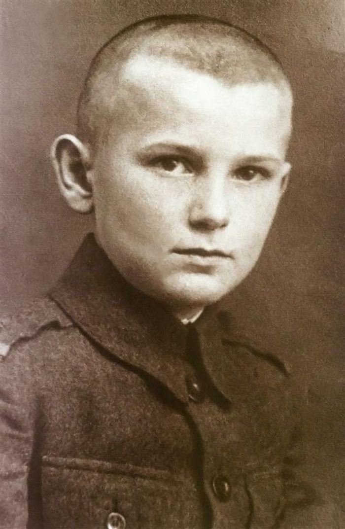 Ο Karol Wojtyła - Πιο... πιθανό είναι να τον γνωρίζετε ως τον Πάπα Ιωάννη Παύλο ΙΙ!