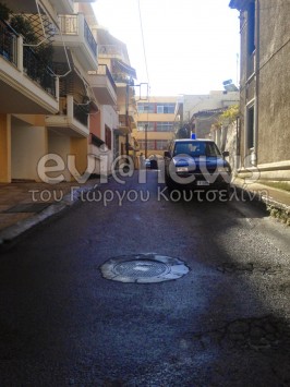 Εύβοια: Αυτοκτόνησαν μάνα και γιος - Βούτηξαν στο κενό από τον 5ο όροφο της πολυκατοικίας - Σοκαρισμένη η Χαλκίδα (Φωτό)! Εύβοια: Αυτοκτόνησαν μάνα και γιος - Βούτηξαν στο κενό από τον 5ο όροφο της πολυκατοικίας - Σοκαρισμένη η Χαλκίδα (Φωτό)!